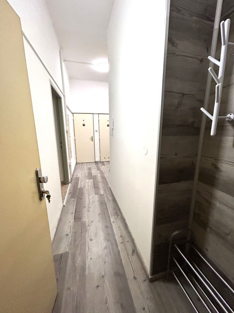 Prenájom bytu 3-izbový 75 m², Kandertova, Praha, Praha Prenájom bytu 3-izbový 75 m², Kandertova, Praha, Praha