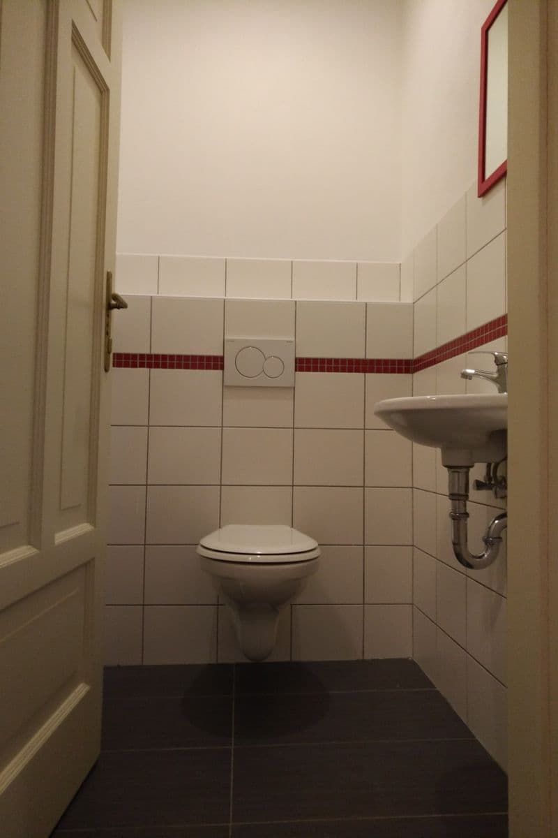 Prenájom bytu 4-izbový 95 m², Kroftova, Praha, Praha Prenájom bytu 4-izbový 95 m², Kroftova, Praha, Praha