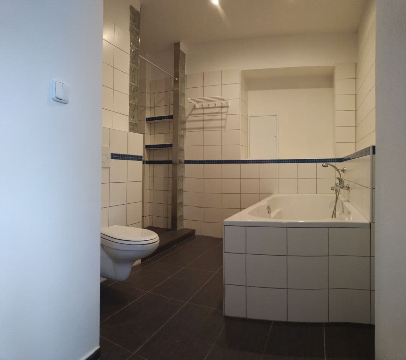 Prenájom bytu 4-izbový 95 m², Kroftova, Praha, Praha Prenájom bytu 4-izbový 95 m², Kroftova, Praha, Praha