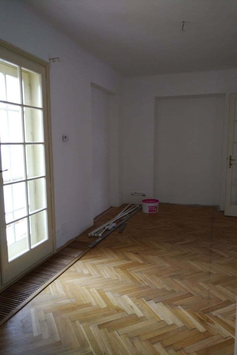 Prenájom bytu 4-izbový 95 m², Kroftova, Praha, Praha Prenájom bytu 4-izbový 95 m², Kroftova, Praha, Praha