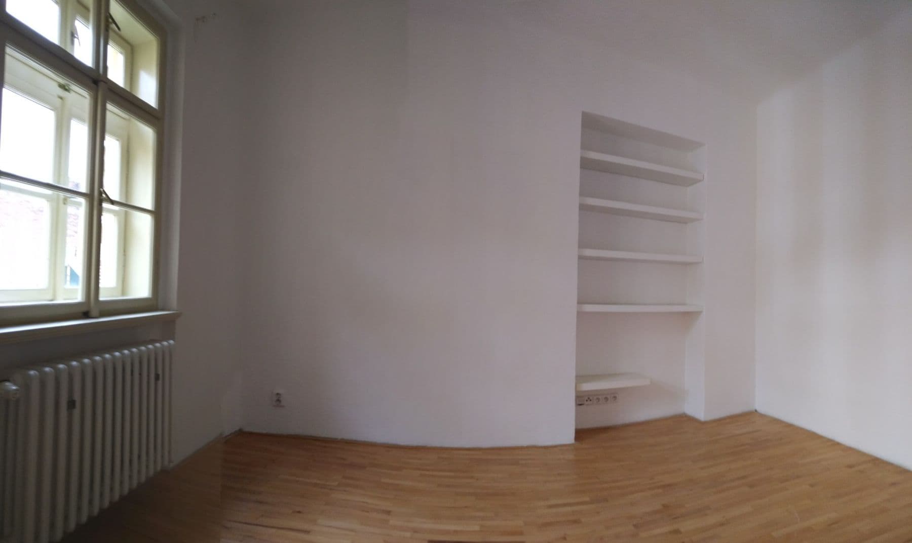 Prenájom bytu 4-izbový 95 m², Kroftova, Praha, Praha Prenájom bytu 4-izbový 95 m², Kroftova, Praha, Praha
