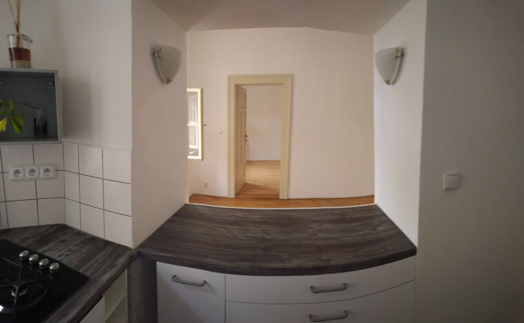 Prenájom bytu 4-izbový 95 m², Kroftova, Praha, Praha Prenájom bytu 4-izbový 95 m², Kroftova, Praha, Praha