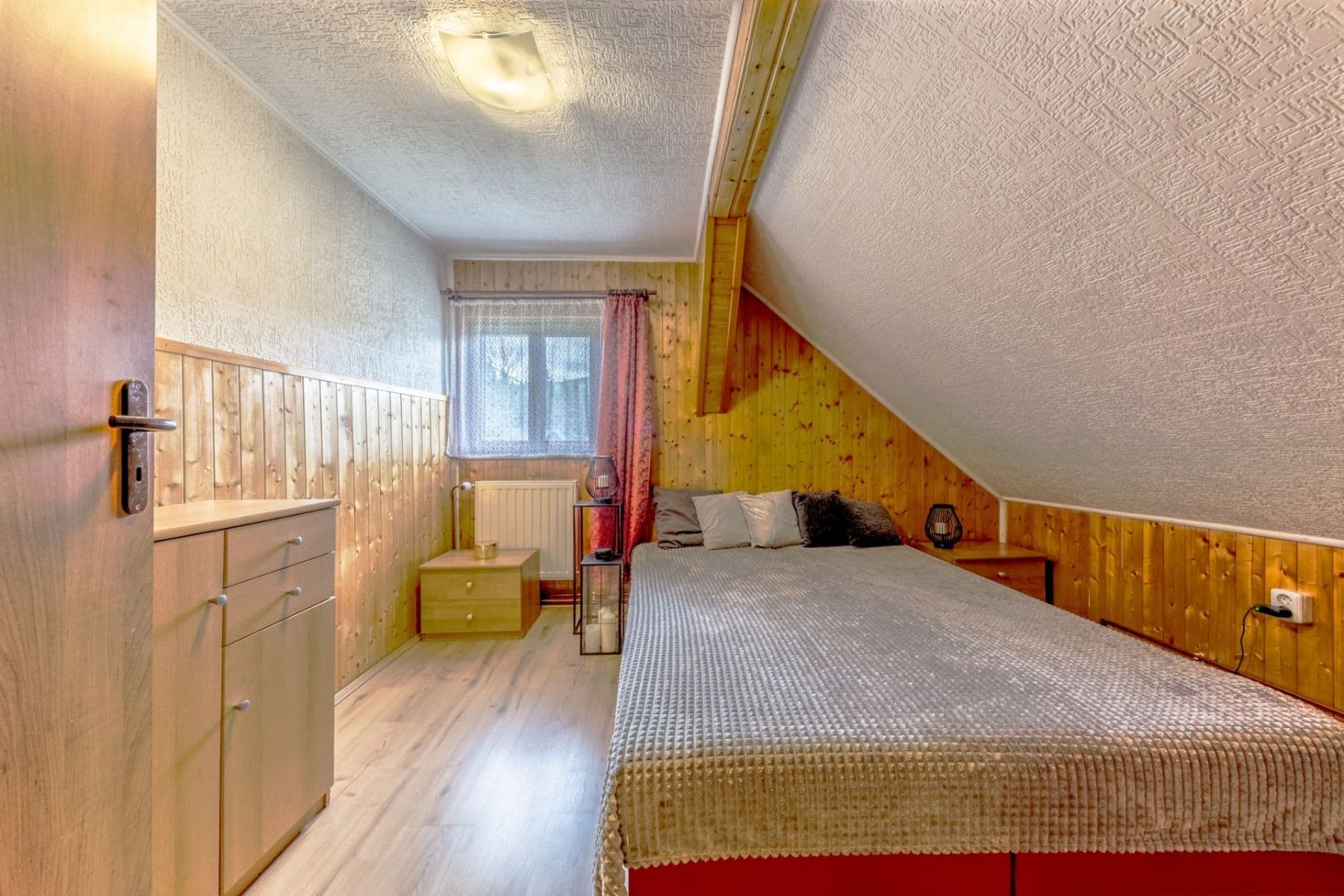 Predaj rekreačného objektu 170 m², pozemek 890 m², Srní, Plzeňský kraj Predaj rekreačného objektu 170 m², pozemek 890 m², Srní, Plzeňský kraj
