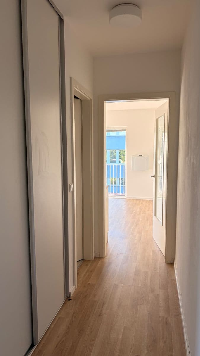 Prenájom bytu 2-izbový 43 m², Novovysočanská, Praha, Praha Prenájom bytu 2-izbový 43 m², Novovysočanská, Praha, Praha