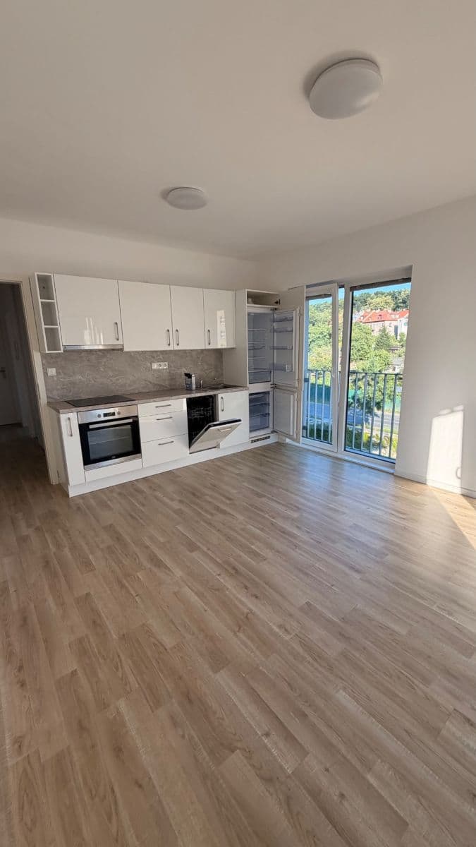 Prenájom bytu 2-izbový 43 m², Novovysočanská, Praha, Praha Prenájom bytu 2-izbový 43 m², Novovysočanská, Praha, Praha