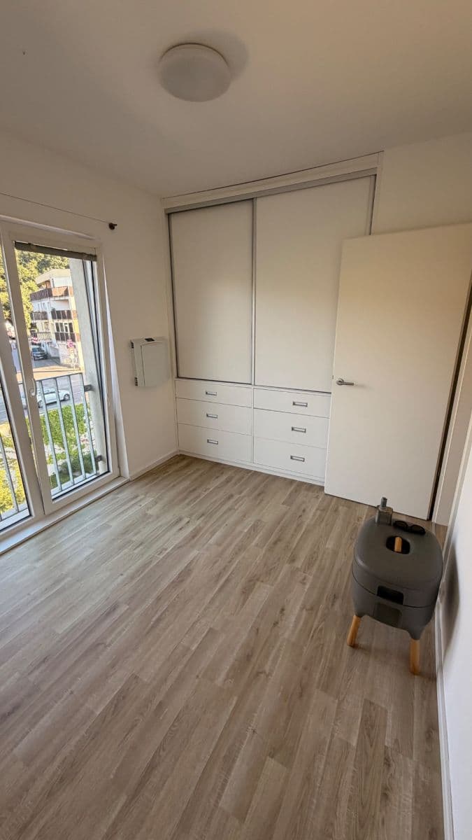Prenájom bytu 2-izbový 43 m², Novovysočanská, Praha, Praha Prenájom bytu 2-izbový 43 m², Novovysočanská, Praha, Praha
