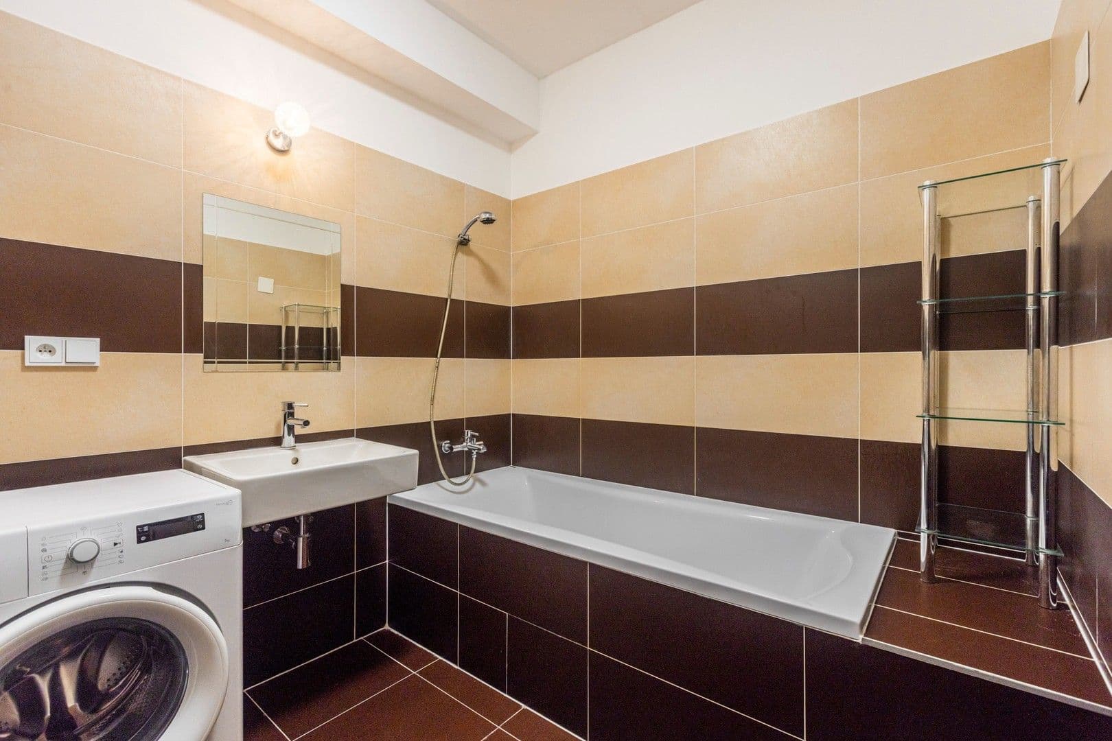 Prenájom bytu 2-izbový 50 m², Počernická, Praha, Praha Prenájom bytu 2-izbový 50 m², Počernická, Praha, Praha