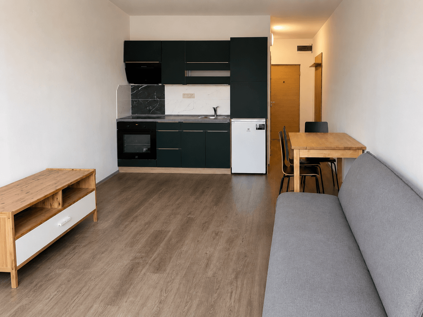 Prenájom bytu 1-izbový 35 m², Brožíkova, Hradec Králové, Královéhradecký kraj Prenájom bytu 1-izbový 35 m², Brožíkova, Hradec Králové, Královéhradecký kraj