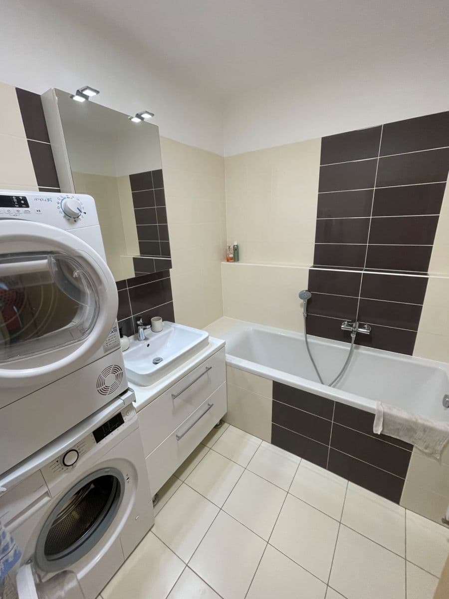 Prenájom bytu 2-izbový 51 m², Zelnice II, Slavkov u Brna, Jihomoravský kraj Prenájom bytu 2-izbový 51 m², Zelnice II, Slavkov u Brna, Jihomoravský kraj