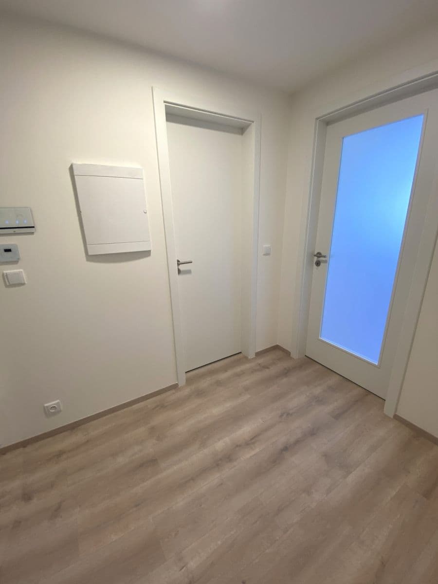 Prenájom bytu 1-izbový 31 m², Nebřenická, Praha, Praha Prenájom bytu 1-izbový 31 m², Nebřenická, Praha, Praha