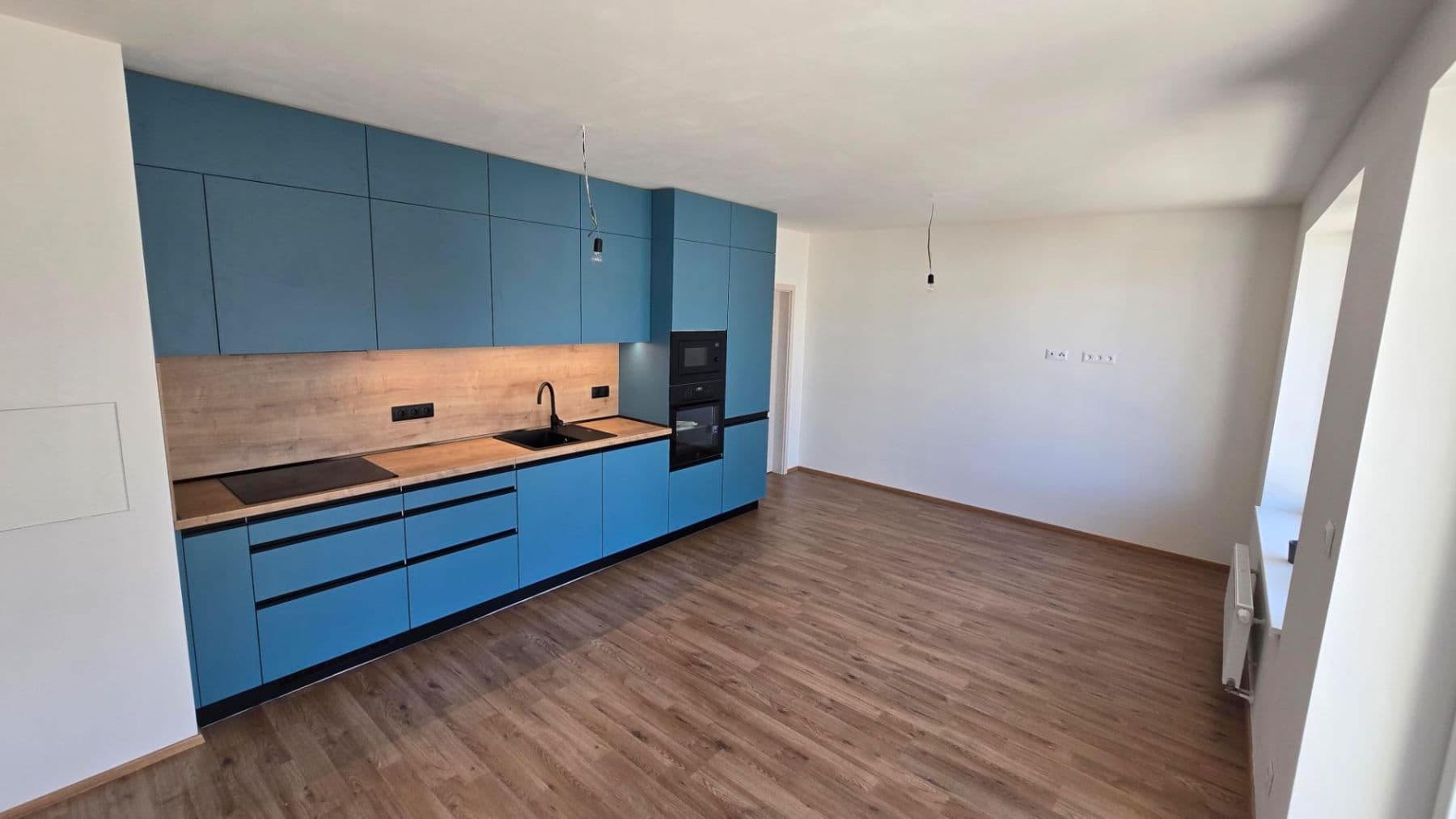 Prenájom bytu 2-izbový 58 m², Nová Tesla, Pardubice, Pardubický kraj Prenájom bytu 2-izbový 58 m², Nová Tesla, Pardubice, Pardubický kraj