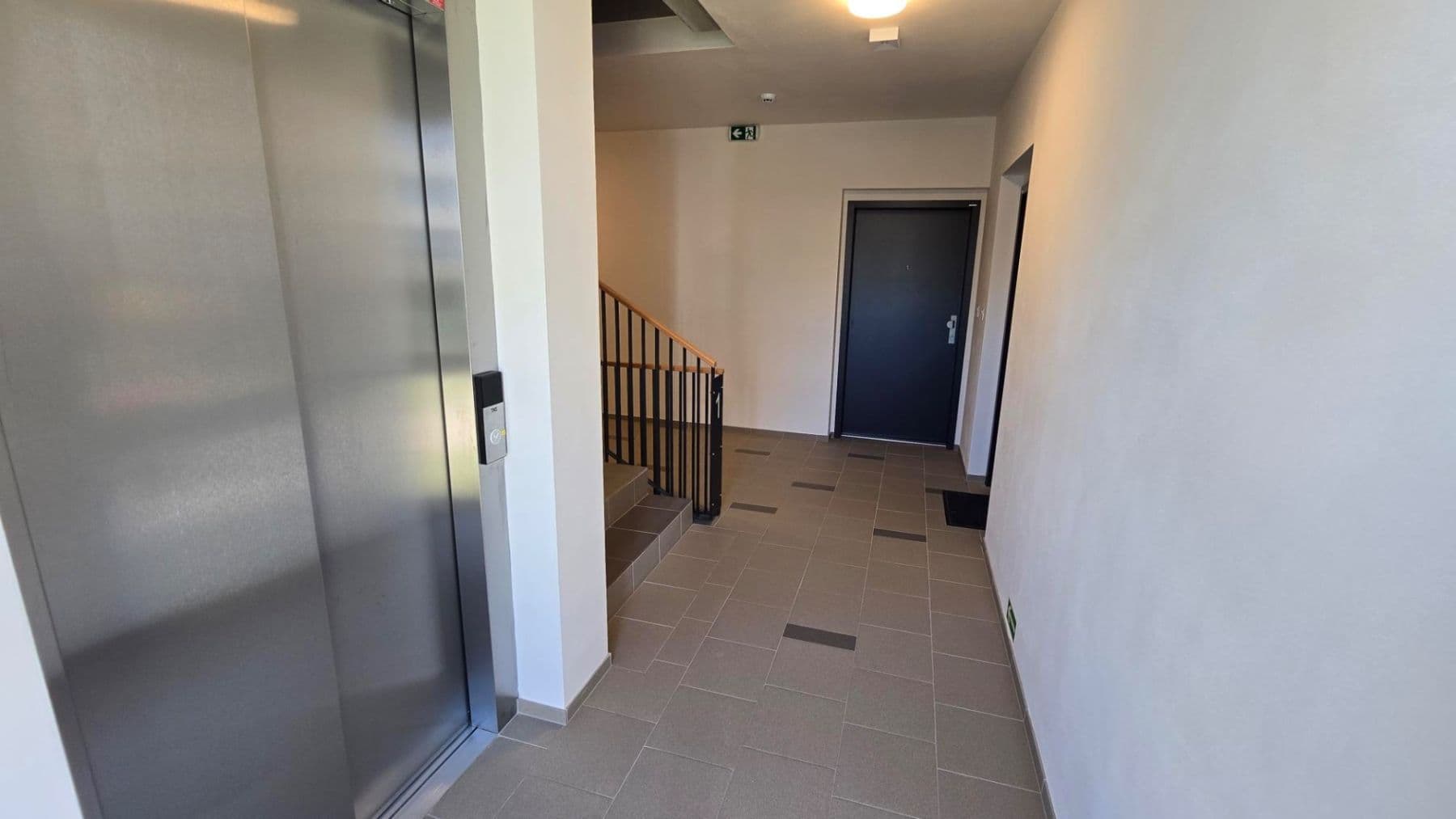 Prenájom bytu 2-izbový 58 m², Nová Tesla, Pardubice, Pardubický kraj Prenájom bytu 2-izbový 58 m², Nová Tesla, Pardubice, Pardubický kraj