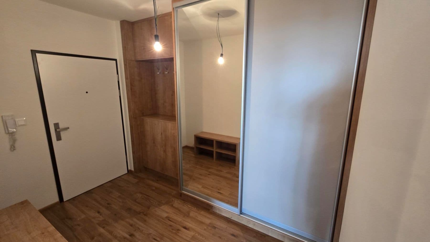 Prenájom bytu 2-izbový 58 m², Nová Tesla, Pardubice, Pardubický kraj Prenájom bytu 2-izbový 58 m², Nová Tesla, Pardubice, Pardubický kraj