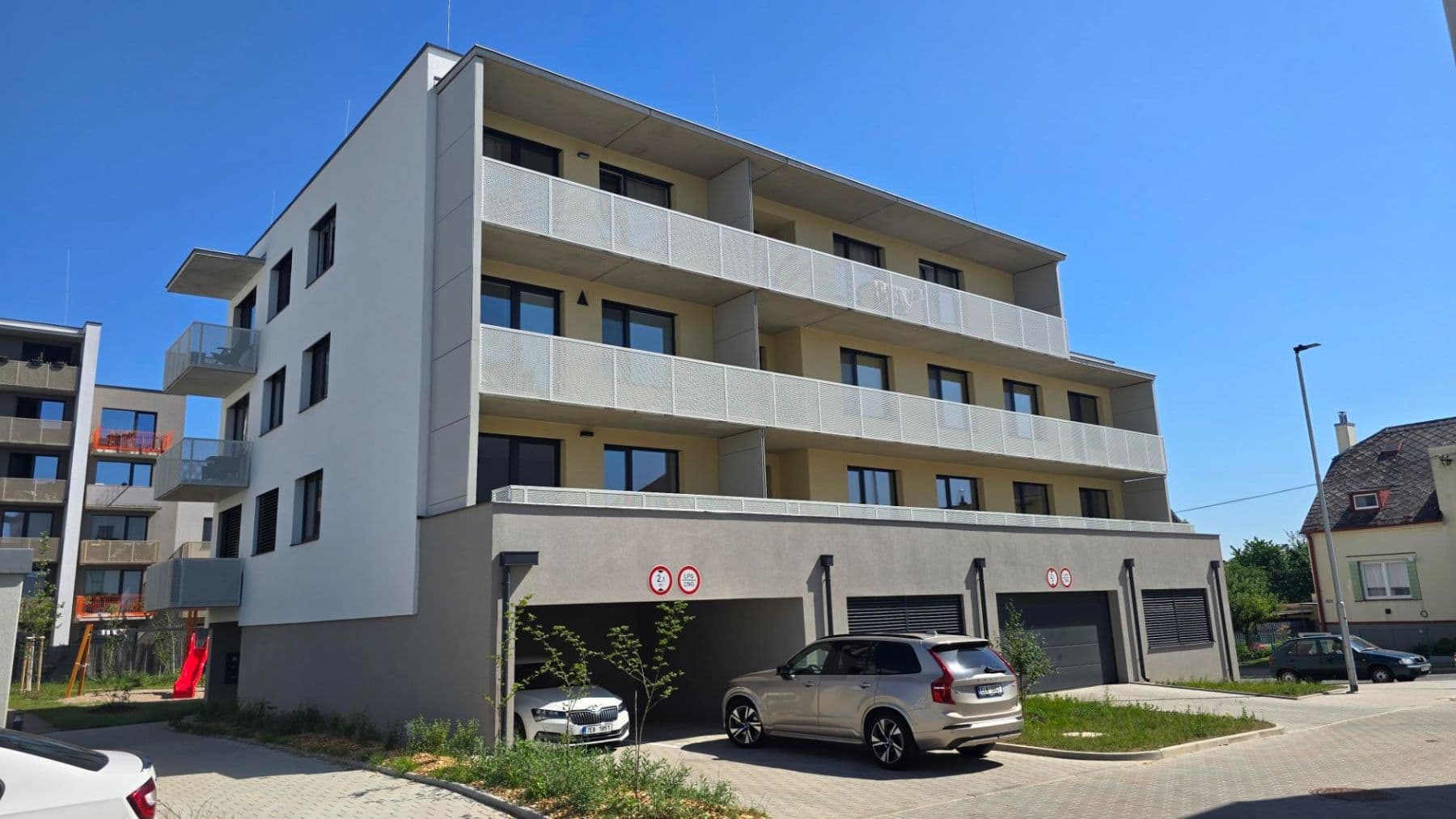 Prenájom bytu 2-izbový 58 m², Nová Tesla, Pardubice, Pardubický kraj Prenájom bytu 2-izbový 58 m², Nová Tesla, Pardubice, Pardubický kraj