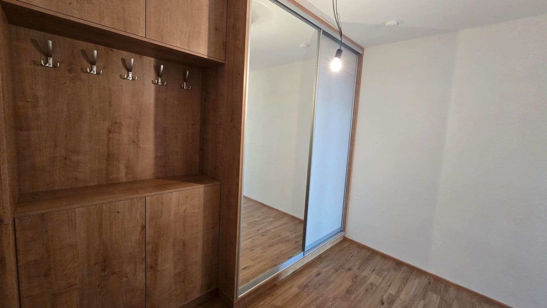 Prenájom bytu 2-izbový 58 m², Nová Tesla, Pardubice, Pardubický kraj Prenájom bytu 2-izbový 58 m², Nová Tesla, Pardubice, Pardubický kraj