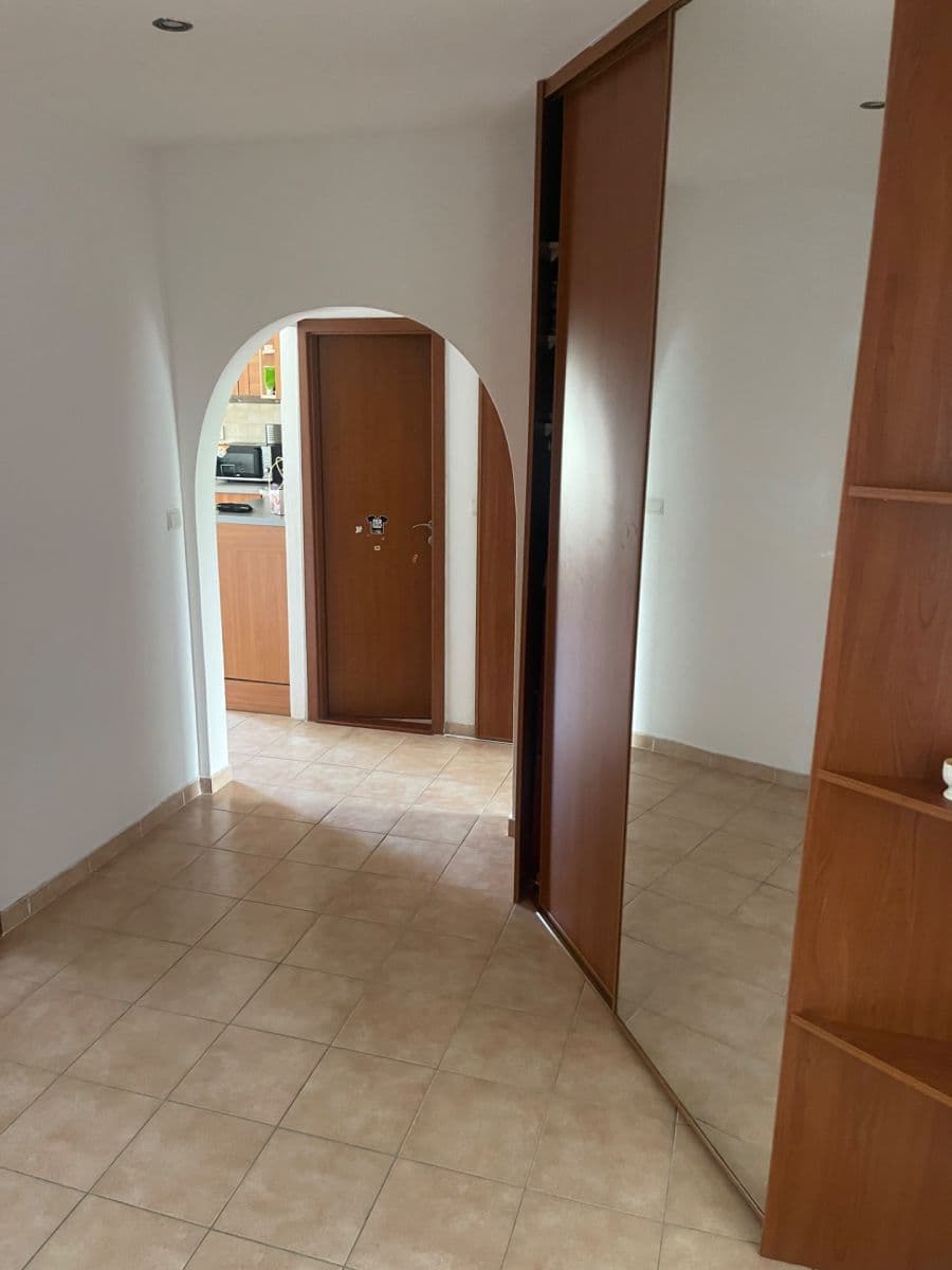 Prenájom bytu 4-izbový 83 m², Námestie hraničiarov, Petržalka, Bratislavský kraj Prenájom bytu 4-izbový 83 m², Námestie hraničiarov, Petržalka, Bratislavský kraj