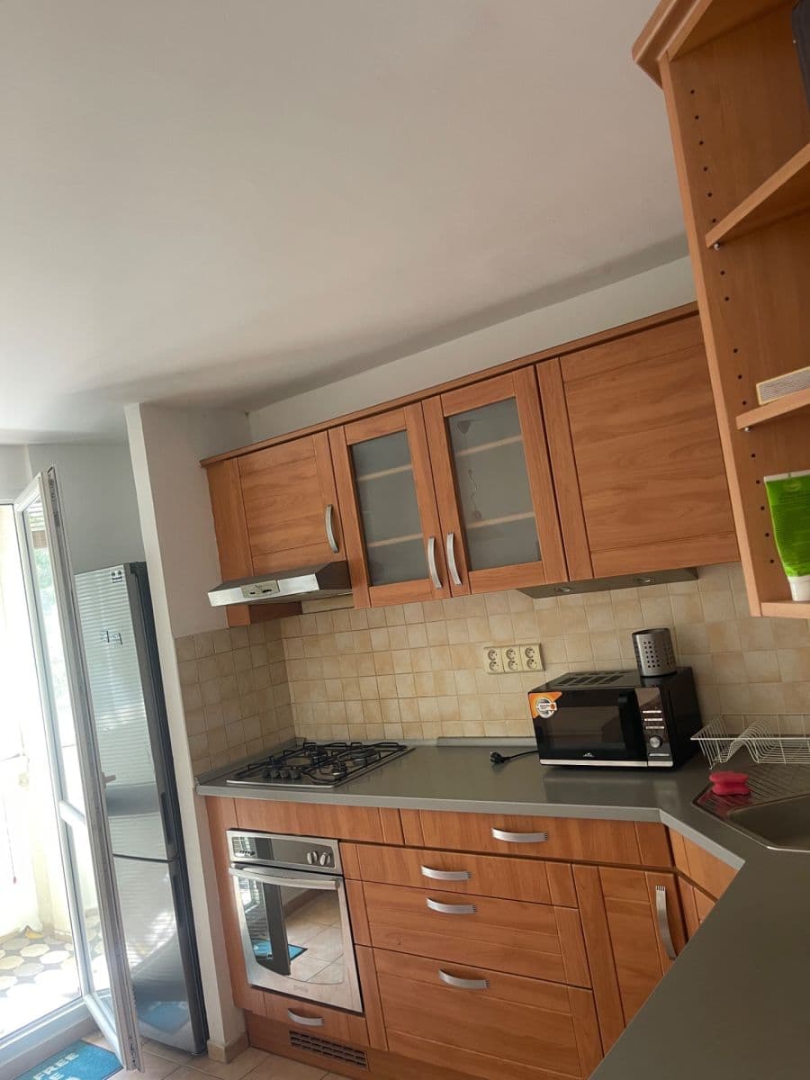 Prenájom bytu 4-izbový 83 m², Námestie hraničiarov, Petržalka, Bratislavský kraj Prenájom bytu 4-izbový 83 m², Námestie hraničiarov, Petržalka, Bratislavský kraj