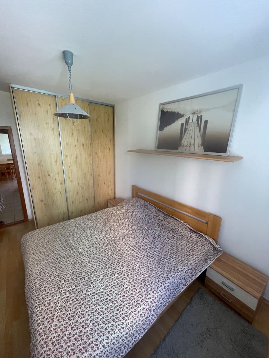 Prenájom bytu 4-izbový 83 m², Námestie hraničiarov, Petržalka, Bratislavský kraj Prenájom bytu 4-izbový 83 m², Námestie hraničiarov, Petržalka, Bratislavský kraj