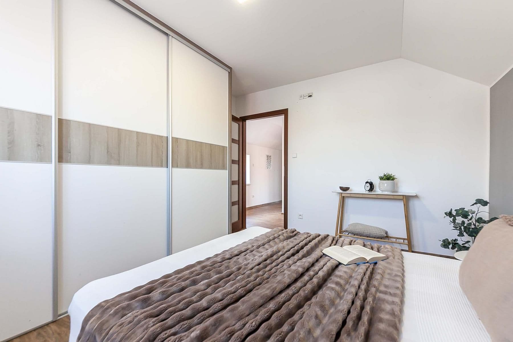 Predaj domu 134 m², pozemek 249 m², Přemysla Oráče, Všetaty, Středočeský kraj Predaj domu 134 m², pozemek 249 m², Přemysla Oráče, Všetaty, Středočeský kraj