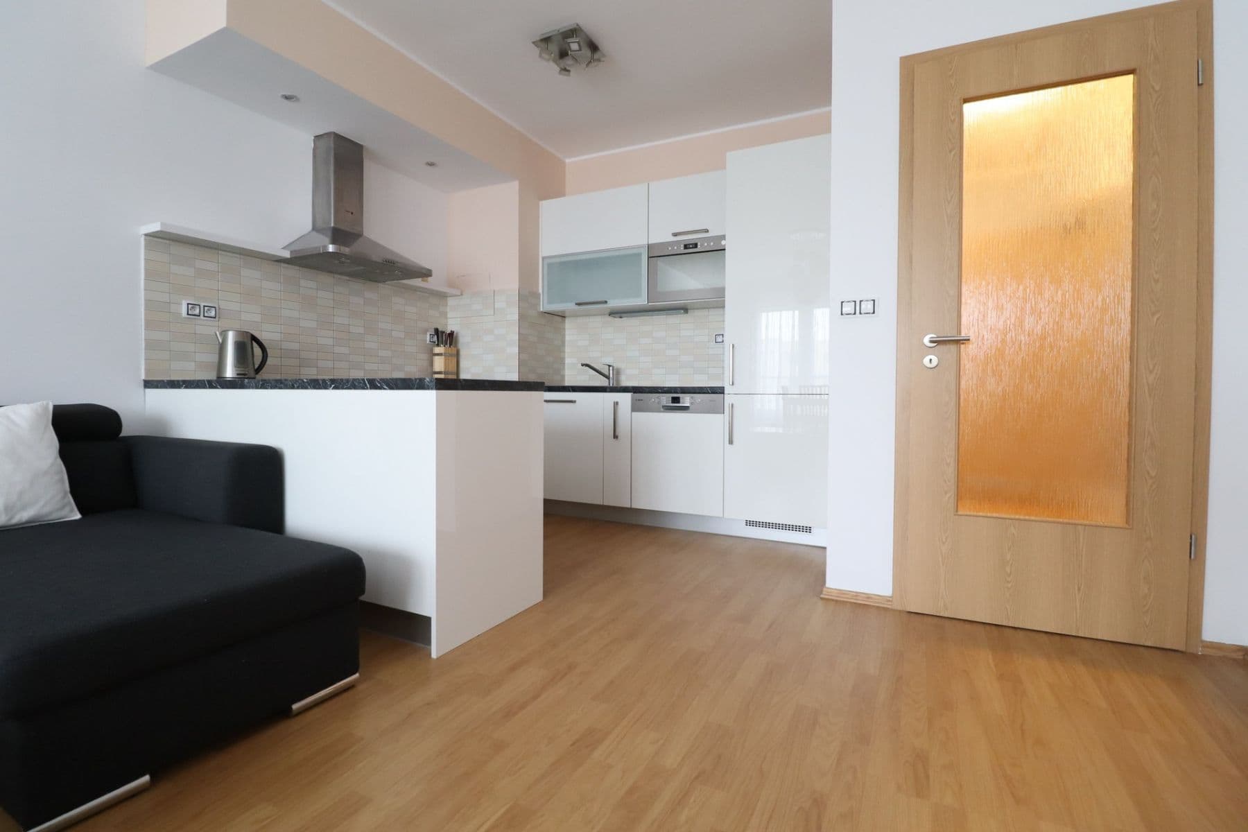 Prenájom bytu 3-izbový 71 m², Chlebovická, Praha, Praha Prenájom bytu 3-izbový 71 m², Chlebovická, Praha, Praha