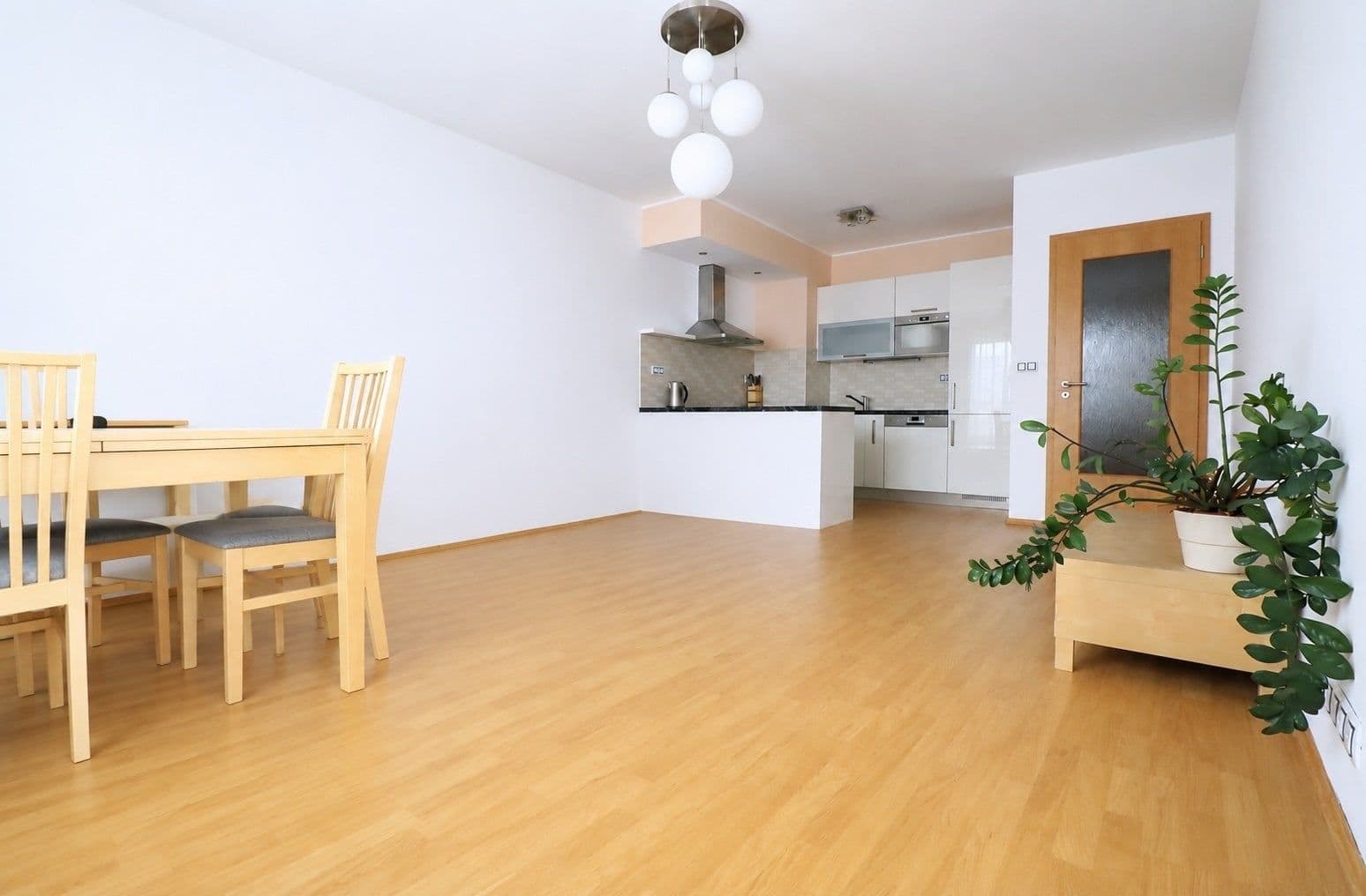 Prenájom bytu 3-izbový 71 m², Chlebovická, Praha, Praha Prenájom bytu 3-izbový 71 m², Chlebovická, Praha, Praha