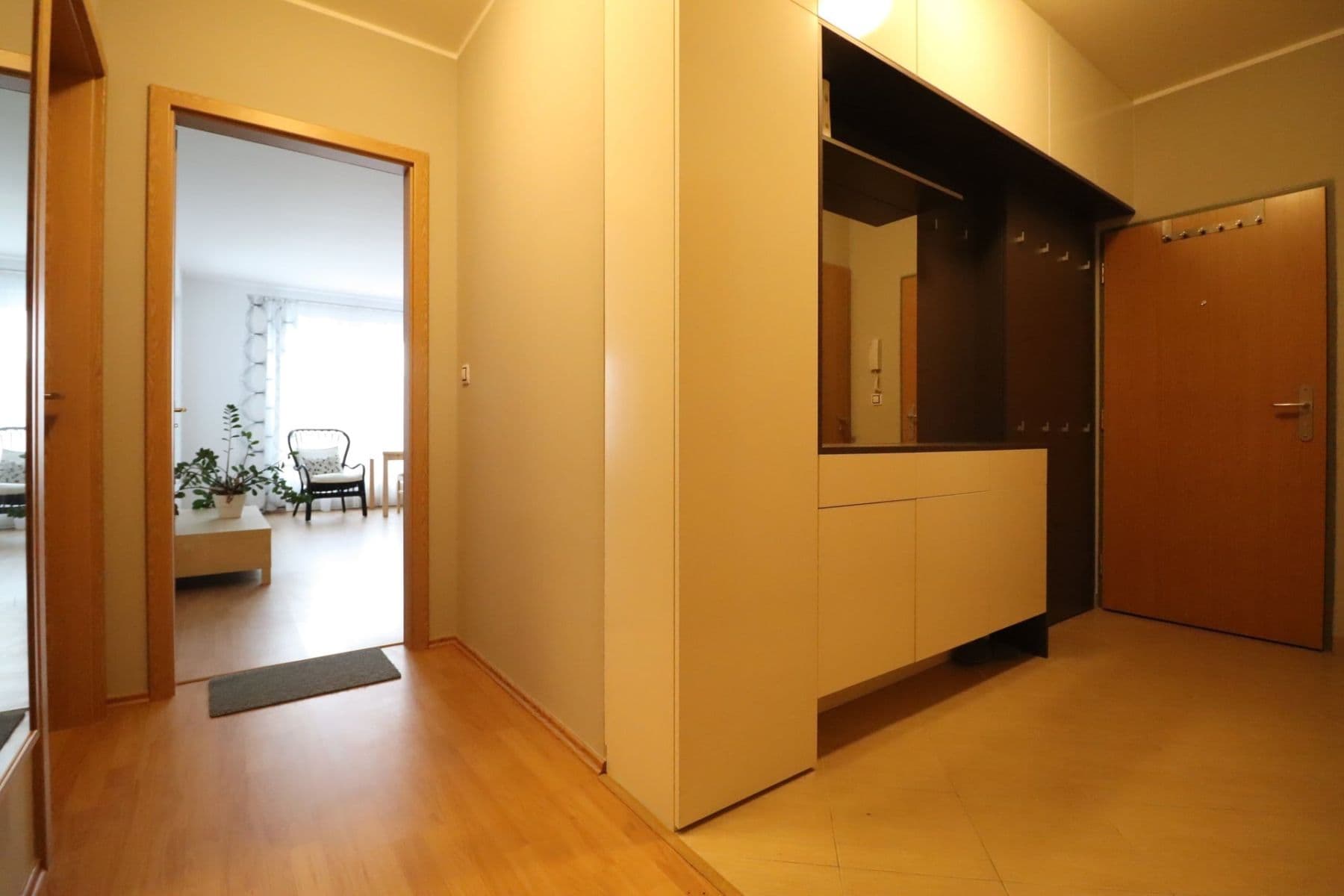 Prenájom bytu 3-izbový 71 m², Chlebovická, Praha, Praha Prenájom bytu 3-izbový 71 m², Chlebovická, Praha, Praha