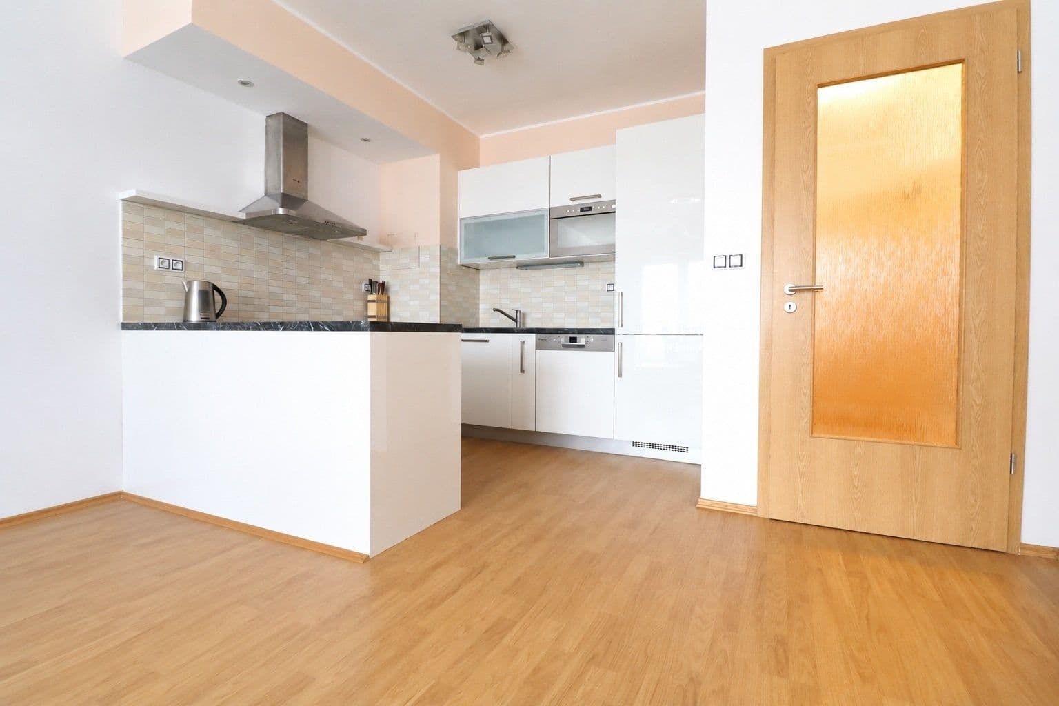 Prenájom bytu 3-izbový 71 m², Chlebovická, Praha, Praha Prenájom bytu 3-izbový 71 m², Chlebovická, Praha, Praha