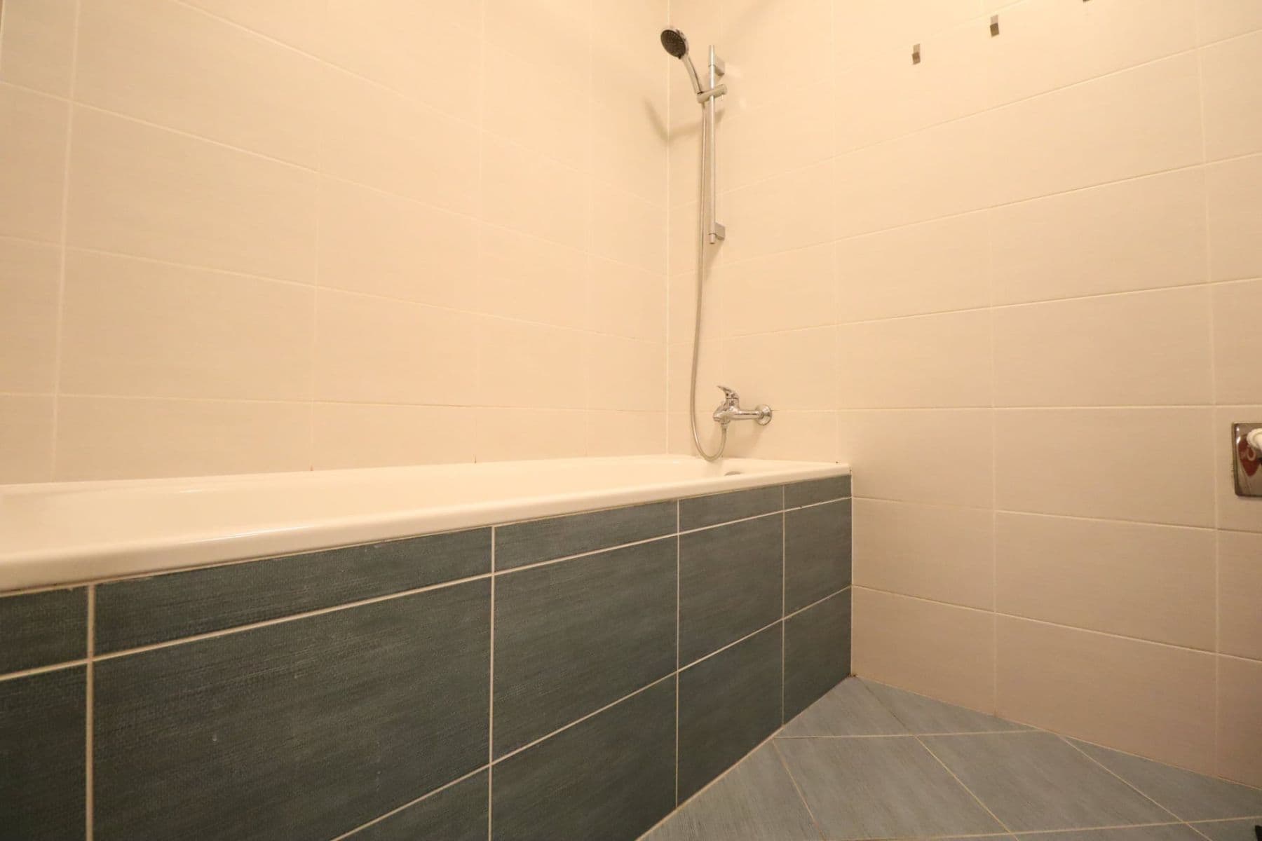 Prenájom bytu 3-izbový 71 m², Chlebovická, Praha, Praha Prenájom bytu 3-izbový 71 m², Chlebovická, Praha, Praha