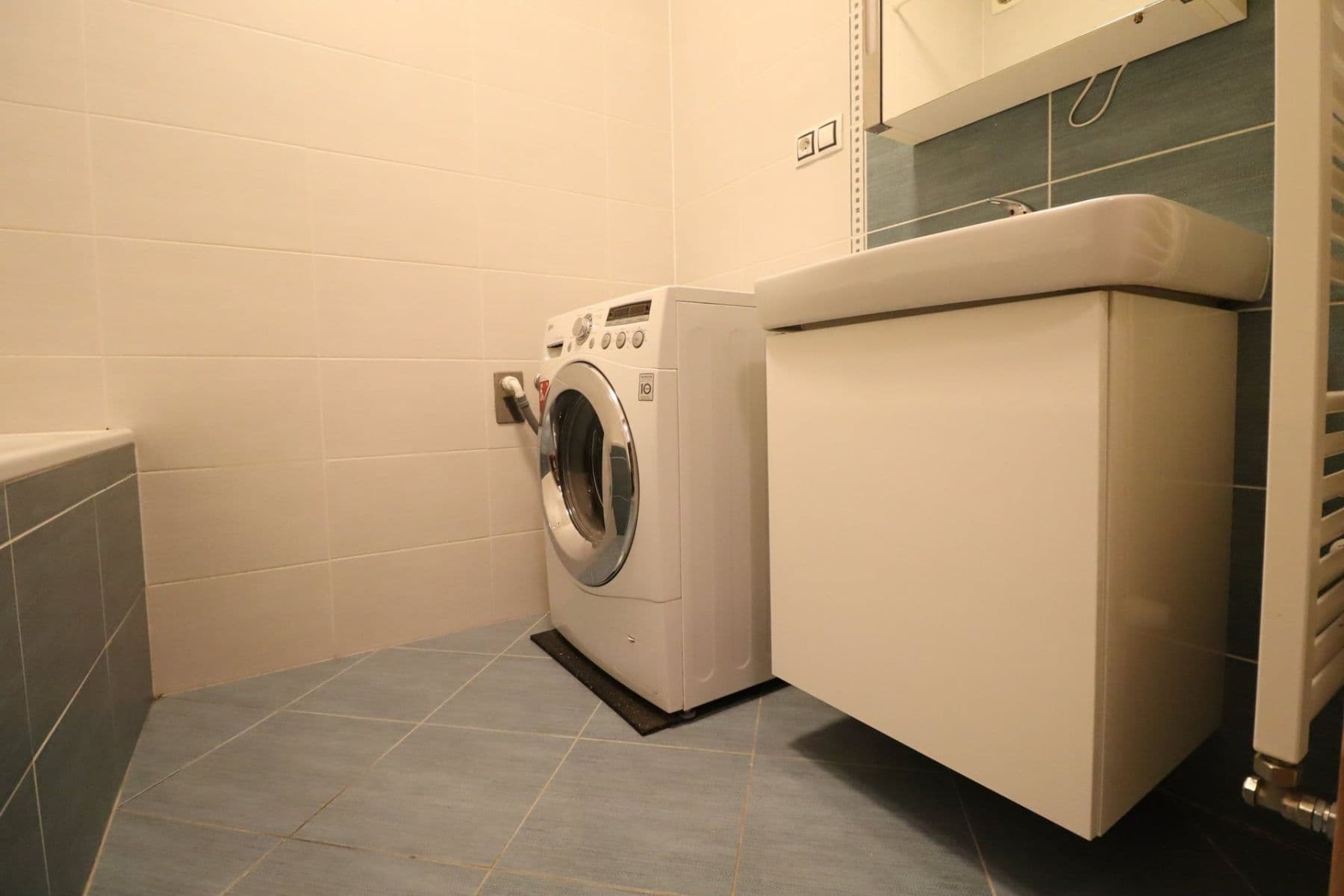 Prenájom bytu 3-izbový 71 m², Chlebovická, Praha, Praha Prenájom bytu 3-izbový 71 m², Chlebovická, Praha, Praha