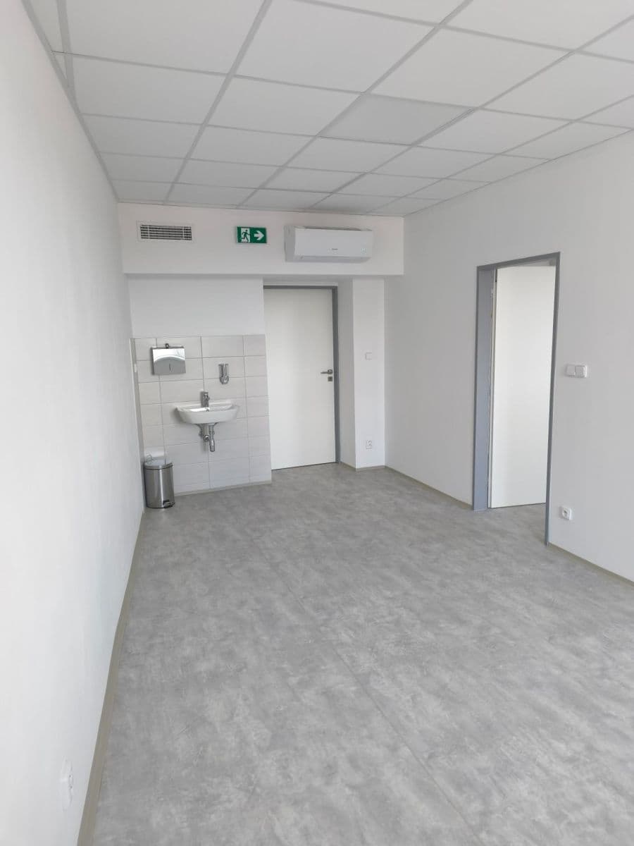 Prenájom nebytového priestoru 71 m², Tyršova, Sedlčany, Středočeský kraj Prenájom nebytového priestoru 71 m², Tyršova, Sedlčany, Středočeský kraj