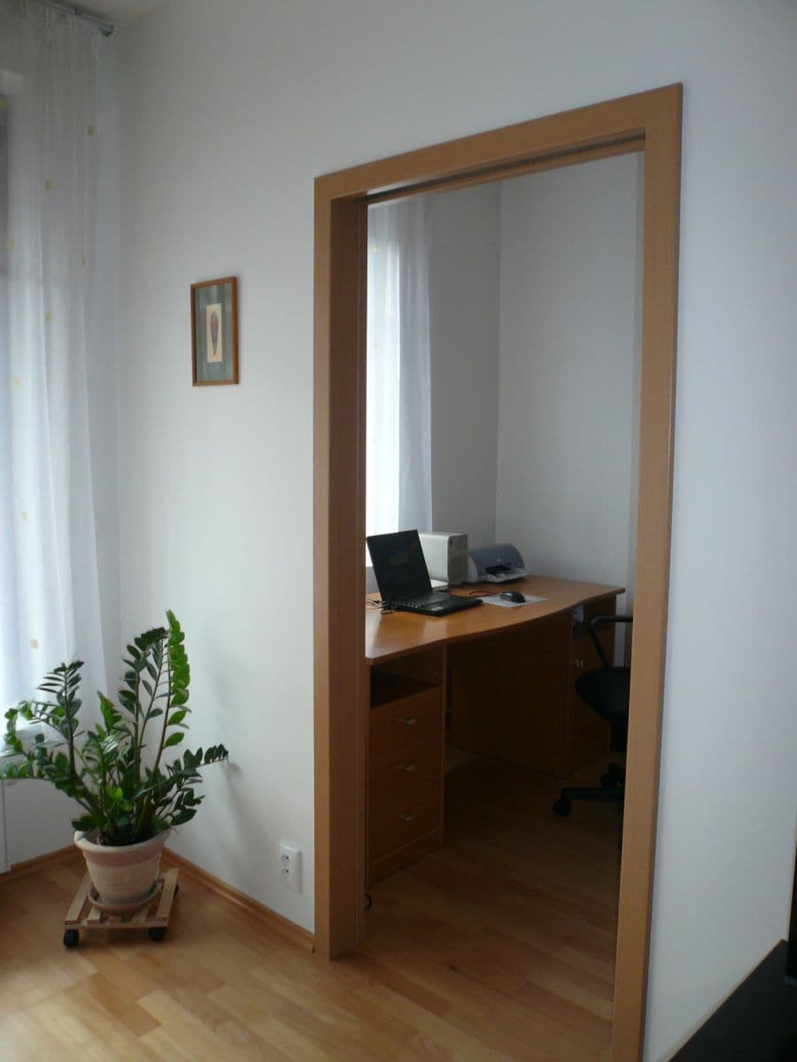 Prenájom bytu 4-izbový 84 m², Na Neklance, Praha, Praha Prenájom bytu 4-izbový 84 m², Na Neklance, Praha, Praha