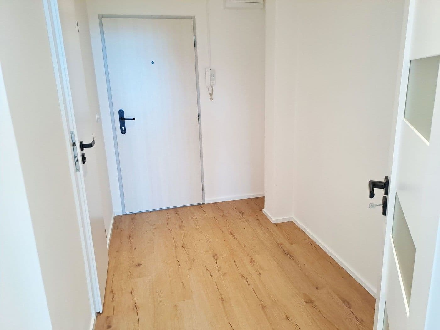 Prenájom bytu 2-izbový 40 m², Novodvorská, Praha, Praha Prenájom bytu 2-izbový 40 m², Novodvorská, Praha, Praha