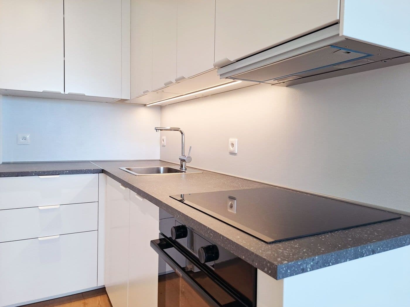Prenájom bytu 2-izbový 40 m², Novodvorská, Praha, Praha Prenájom bytu 2-izbový 40 m², Novodvorská, Praha, Praha