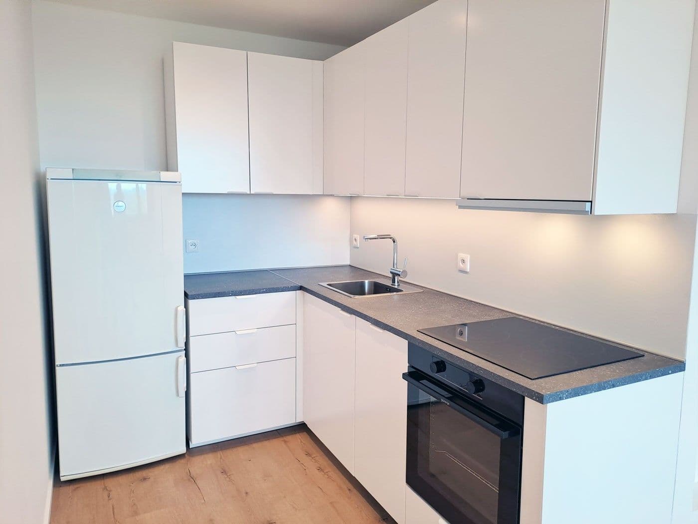 Prenájom bytu 2-izbový 40 m², Novodvorská, Praha, Praha Prenájom bytu 2-izbový 40 m², Novodvorská, Praha, Praha