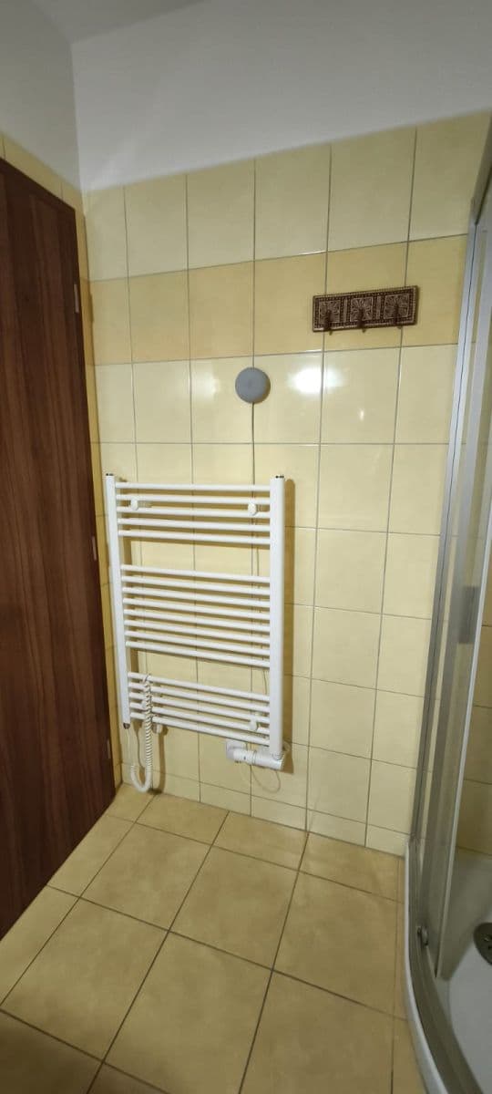 Prenájom bytu 2-izbový 39 m², Kpt. Jaroše, Tábor, Jihočeský kraj Prenájom bytu 2-izbový 39 m², Kpt. Jaroše, Tábor, Jihočeský kraj