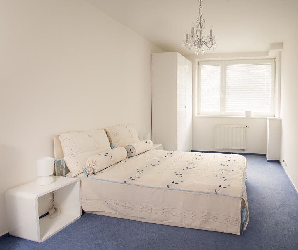 Prenájom bytu 2-izbový 60 m², Melodická, Praha, Praha Prenájom bytu 2-izbový 60 m², Melodická, Praha, Praha