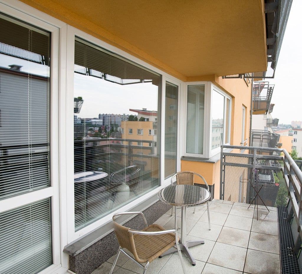 Prenájom bytu 2-izbový 60 m², Melodická, Praha, Praha Prenájom bytu 2-izbový 60 m², Melodická, Praha, Praha