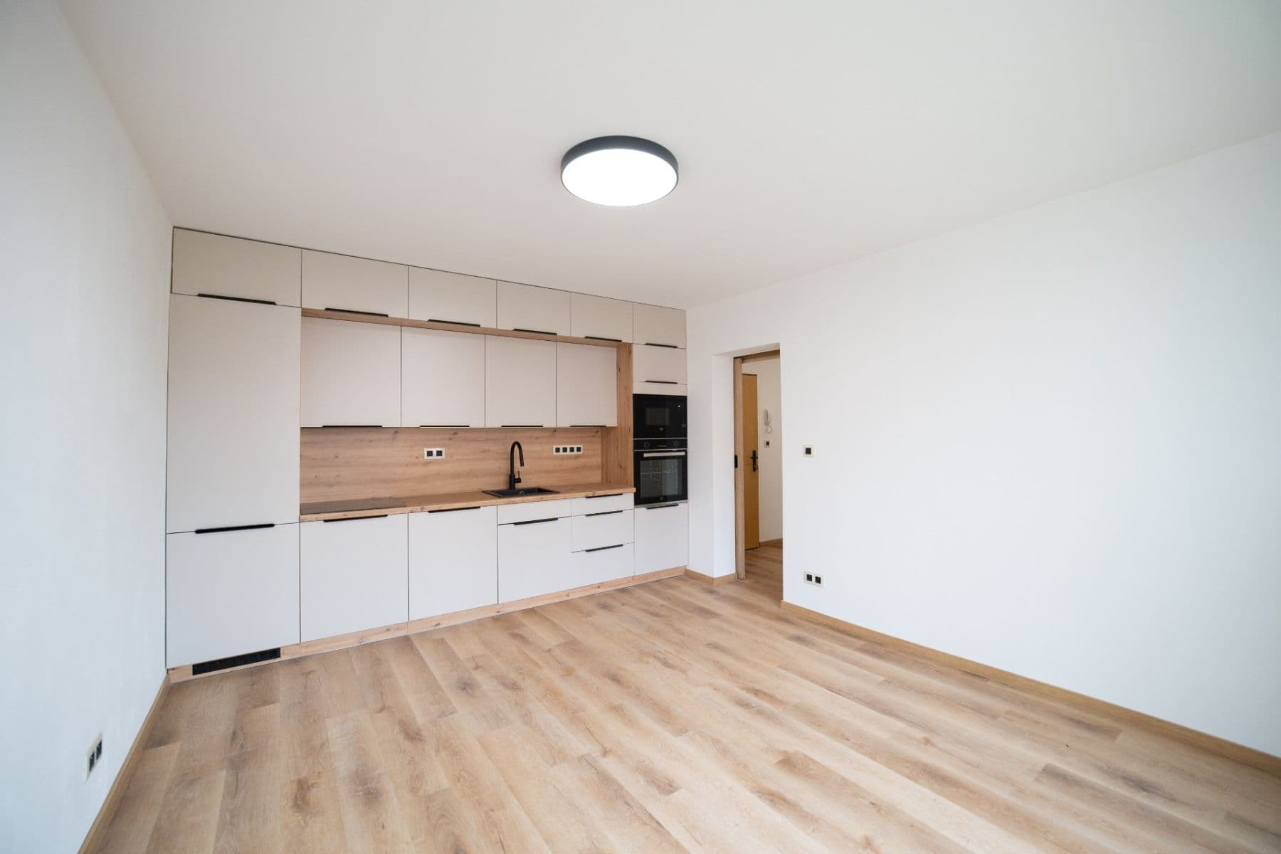 Predaj bytu 3-izbový 60 m², Ke Kukačce, Plzeň, Plzeňský kraj Predaj bytu 3-izbový 60 m², Ke Kukačce, Plzeň, Plzeňský kraj