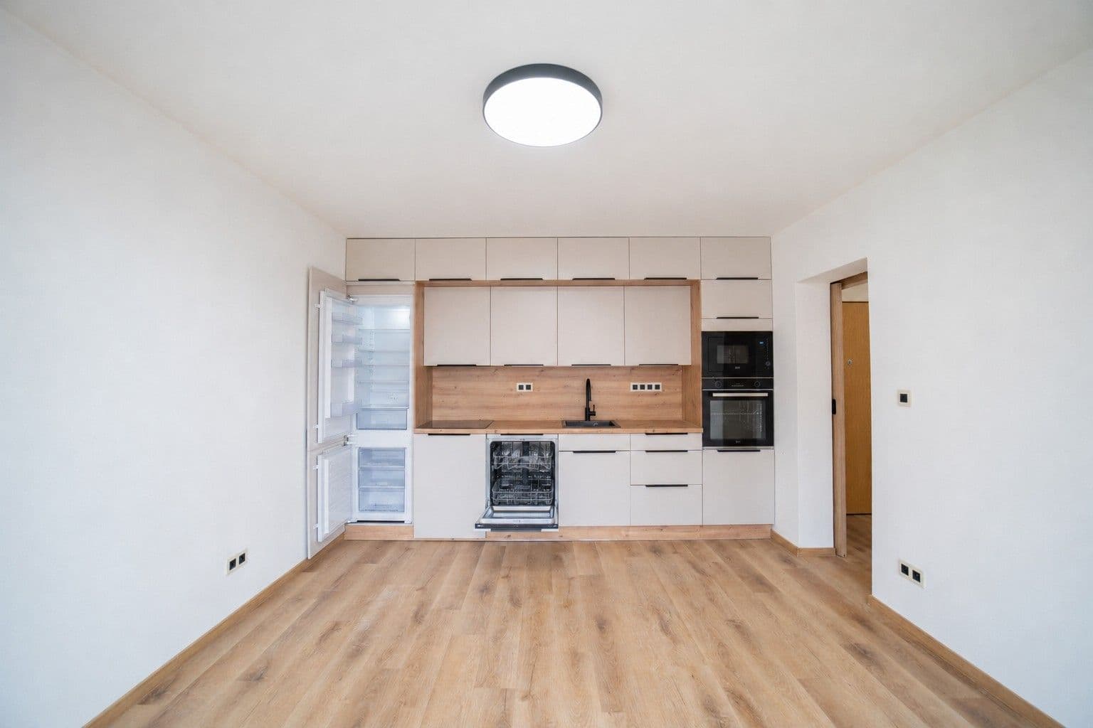 Predaj bytu 3-izbový 60 m², Ke Kukačce, Plzeň, Plzeňský kraj Predaj bytu 3-izbový 60 m², Ke Kukačce, Plzeň, Plzeňský kraj