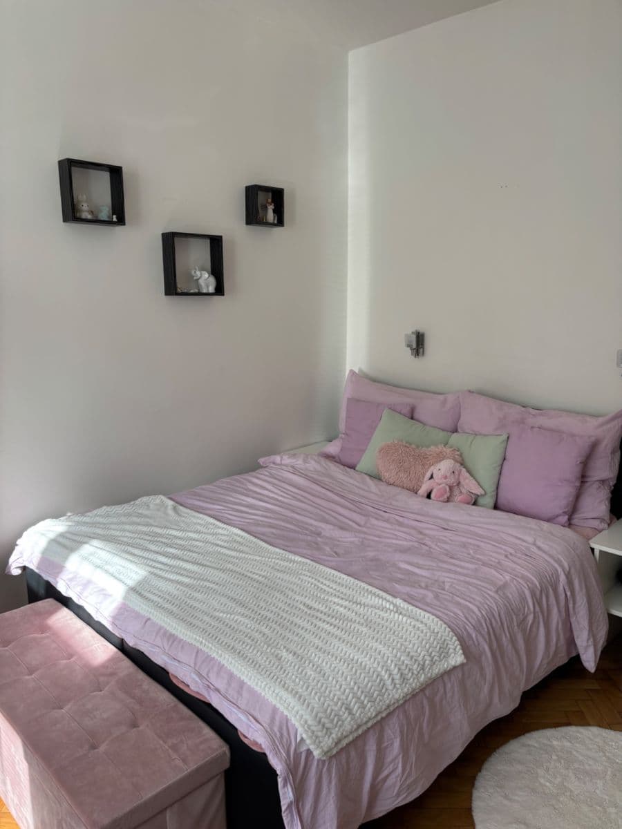 Prenájom bytu 1-izbový 30 m², Žitomírská, Praha, Praha Prenájom bytu 1-izbový 30 m², Žitomírská, Praha, Praha