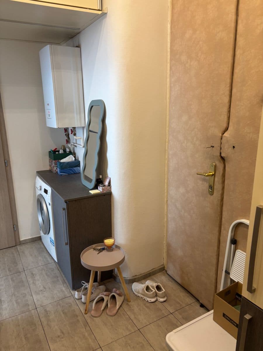 Prenájom bytu 1-izbový 30 m², Žitomírská, Praha, Praha Prenájom bytu 1-izbový 30 m², Žitomírská, Praha, Praha