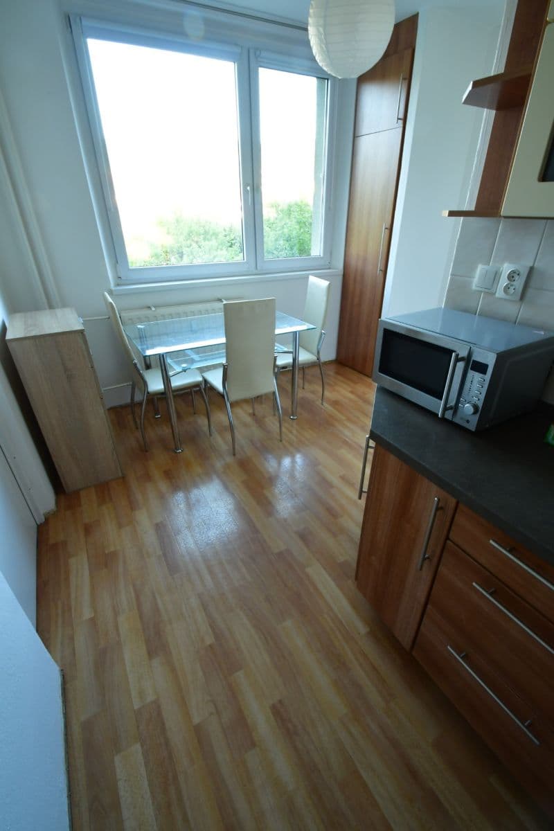 Prenájom bytu 3-izbový 75 m², Družba, Brumov-Bylnice, Zlínský kraj Prenájom bytu 3-izbový 75 m², Družba, Brumov-Bylnice, Zlínský kraj