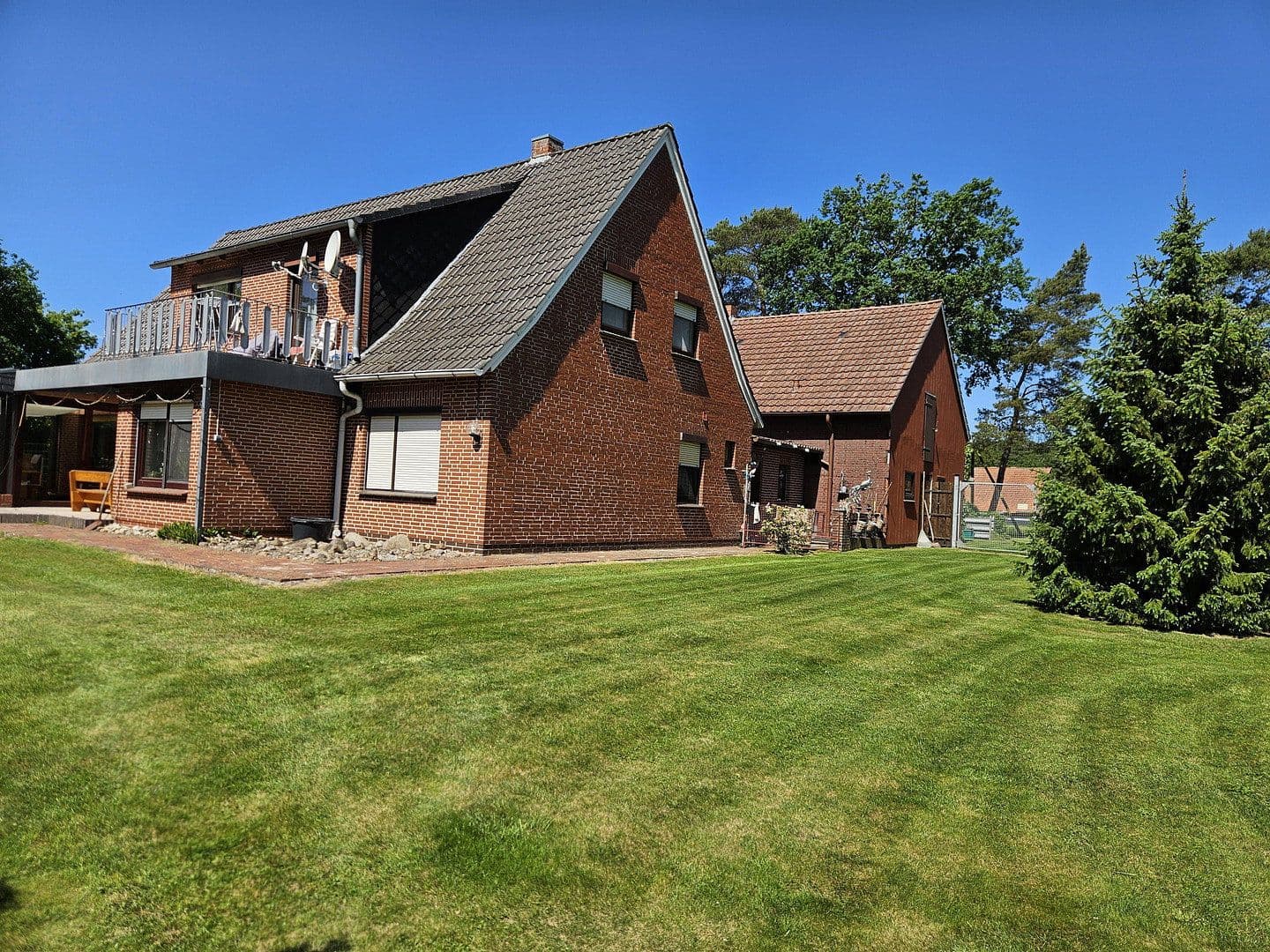 Predaj domu 243 m², pozemek 3.556 m², Barver, Dolné Sasko Predaj domu 243 m², pozemek 3.556 m², Barver, Dolné Sasko