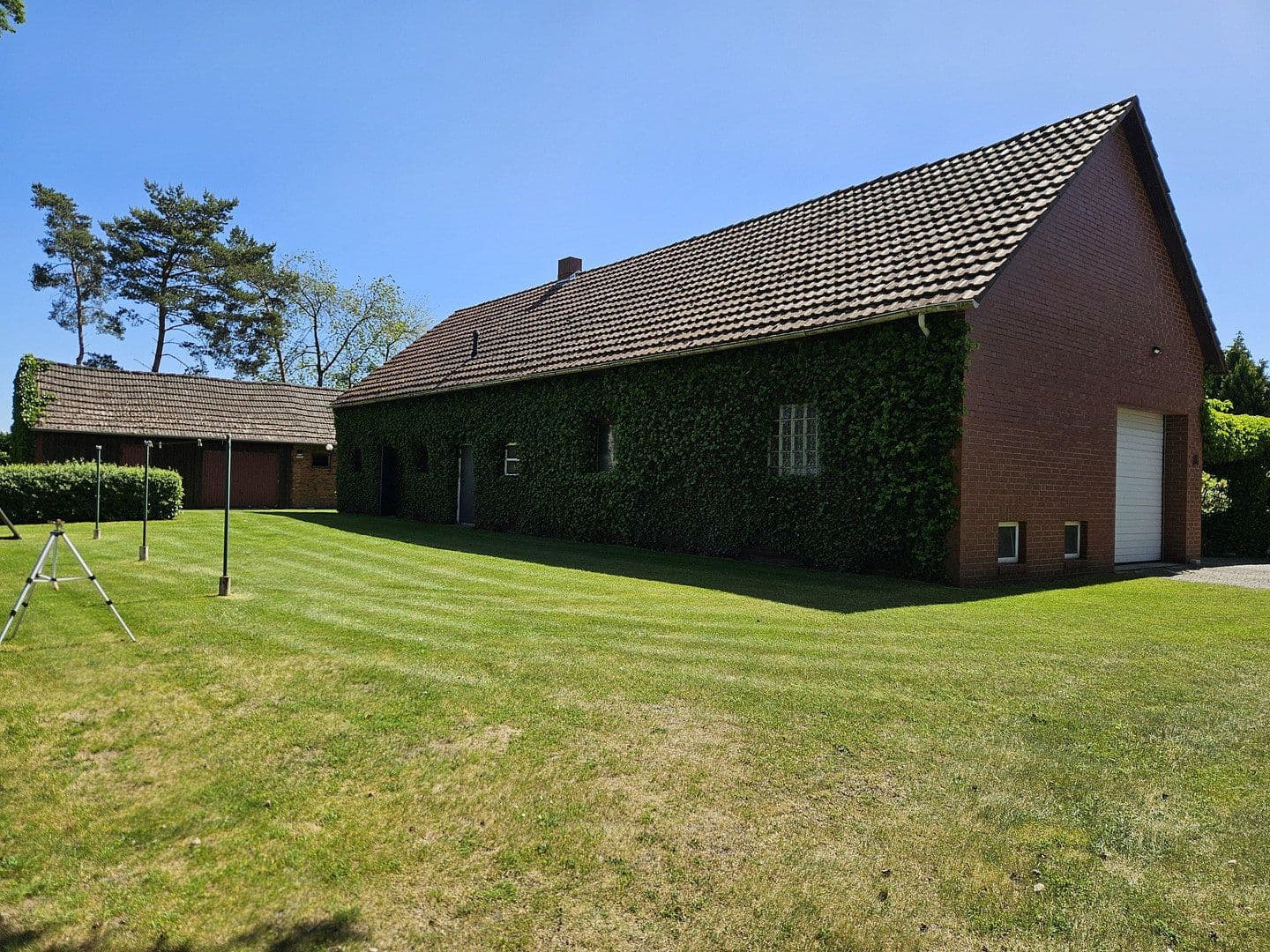 Predaj domu 243 m², pozemek 3.556 m², Barver, Dolné Sasko Predaj domu 243 m², pozemek 3.556 m², Barver, Dolné Sasko