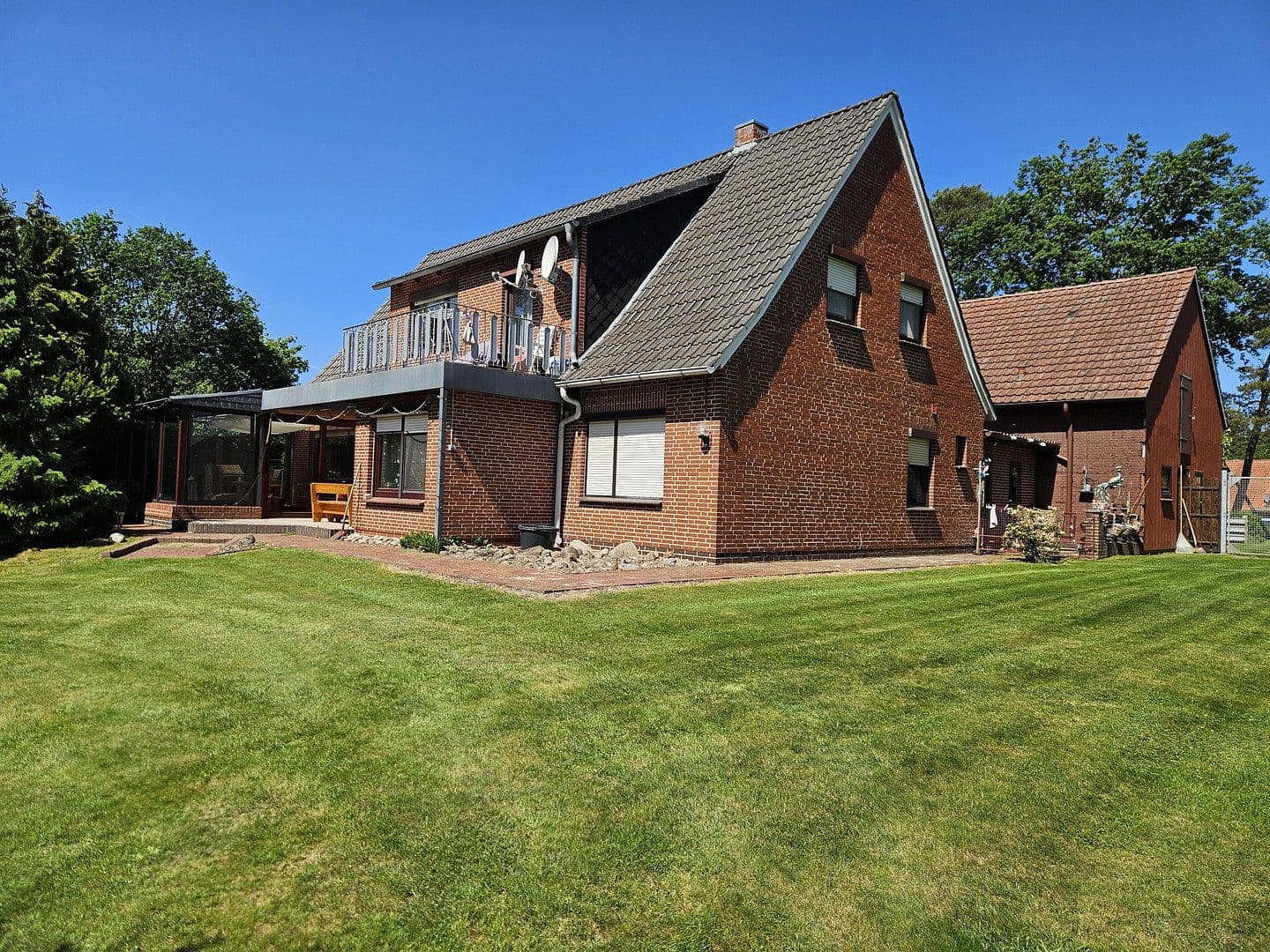 Predaj domu 243 m², pozemek 3.556 m², Barver, Dolné Sasko Predaj domu 243 m², pozemek 3.556 m², Barver, Dolné Sasko