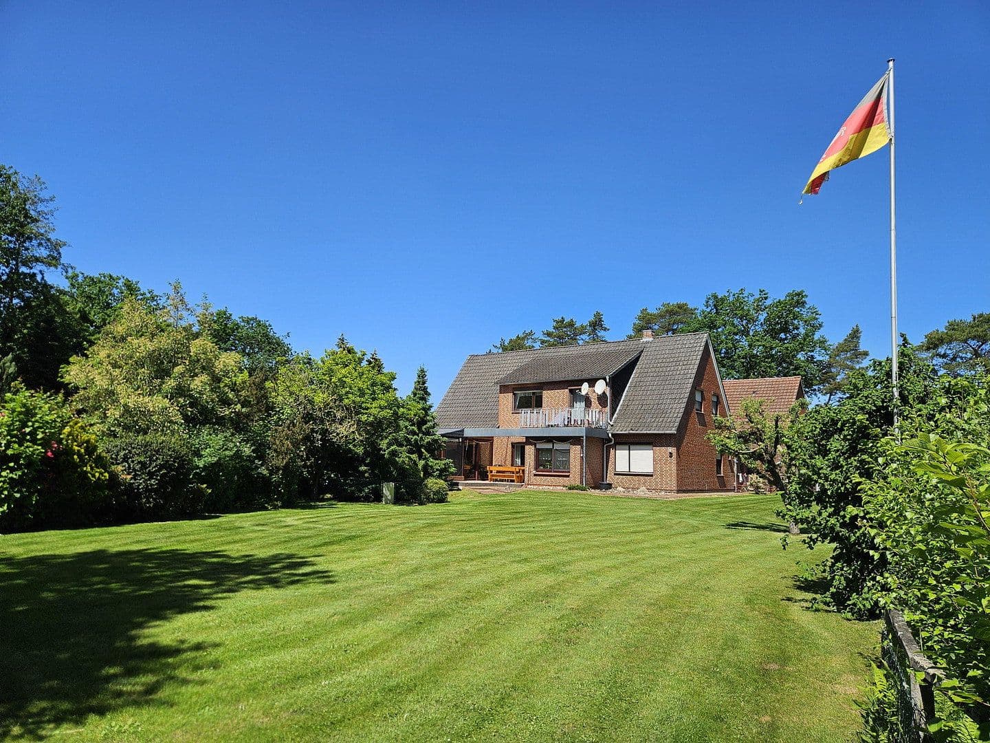 Predaj domu 243 m², pozemek 3.556 m², Barver, Dolné Sasko Predaj domu 243 m², pozemek 3.556 m², Barver, Dolné Sasko