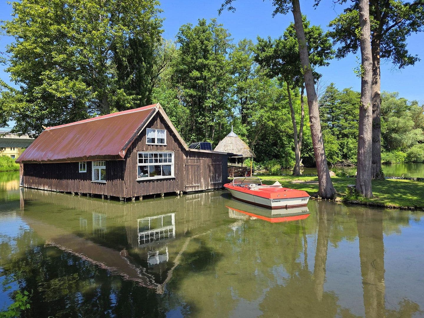 Predaj domu 10 m², pozemek 924 m², Schwerin, Meklenbursko-Predpomoransko Predaj domu 10 m², pozemek 924 m², Schwerin, Meklenbursko-Predpomoransko