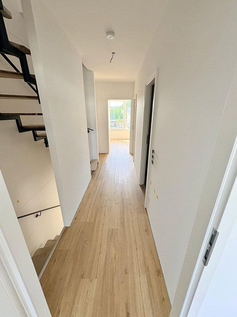 Prenájom domu 145 m², pozemek 115 m², Lilienstrasse 29., Stein, Bavorsko Prenájom domu 145 m², pozemek 115 m², Lilienstrasse 29., Stein, Bavorsko