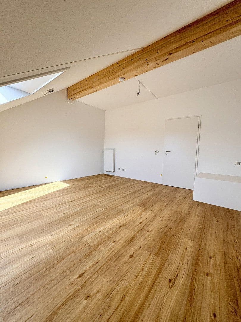 Prenájom domu 145 m², pozemek 115 m², Lilienstrasse 29., Stein, Bavorsko Prenájom domu 145 m², pozemek 115 m², Lilienstrasse 29., Stein, Bavorsko