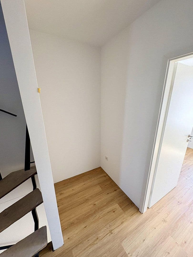 Prenájom domu 145 m², pozemek 115 m², Lilienstrasse 29., Stein, Bavorsko Prenájom domu 145 m², pozemek 115 m², Lilienstrasse 29., Stein, Bavorsko